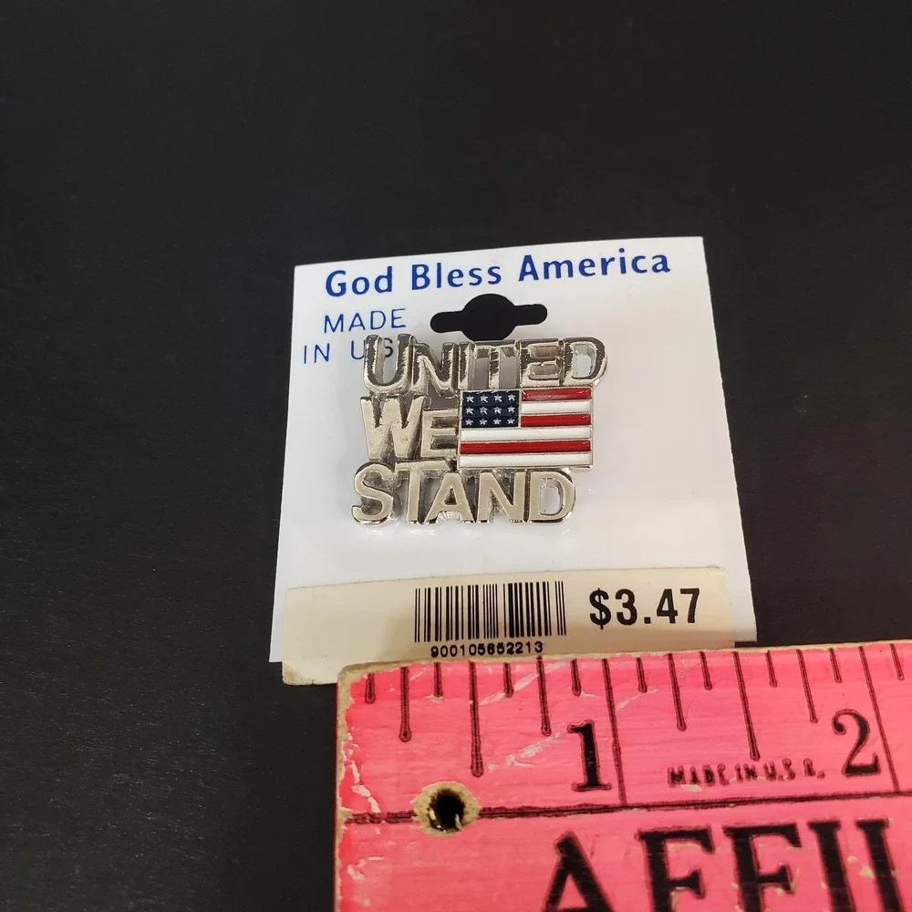 Vintage UNITED WE STAND American Flag‎ Silver Tone Lapel Pin NOS *Made In USA*